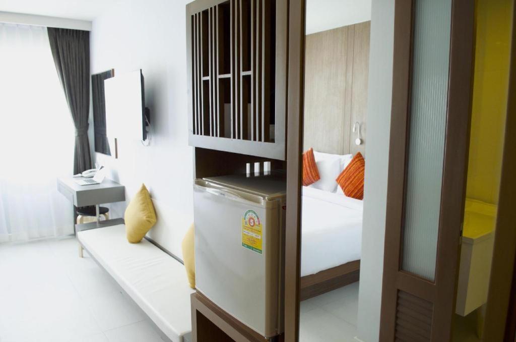 Elegancy Sansabai Hotel Patong Exterior foto
